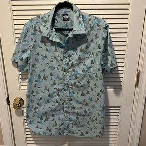 North Face Button Up T-shirt Size Large